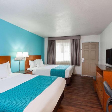 Howard Johnson By Wyndham National City/San Diego South المظهر الخارجي الصورة