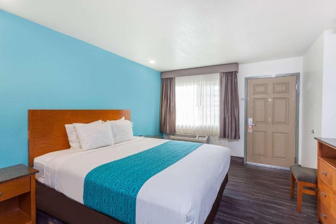 Howard Johnson By Wyndham National City/San Diego South المظهر الخارجي الصورة
