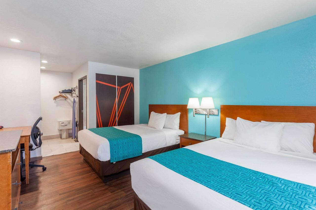 Howard Johnson By Wyndham National City/San Diego South المظهر الخارجي الصورة