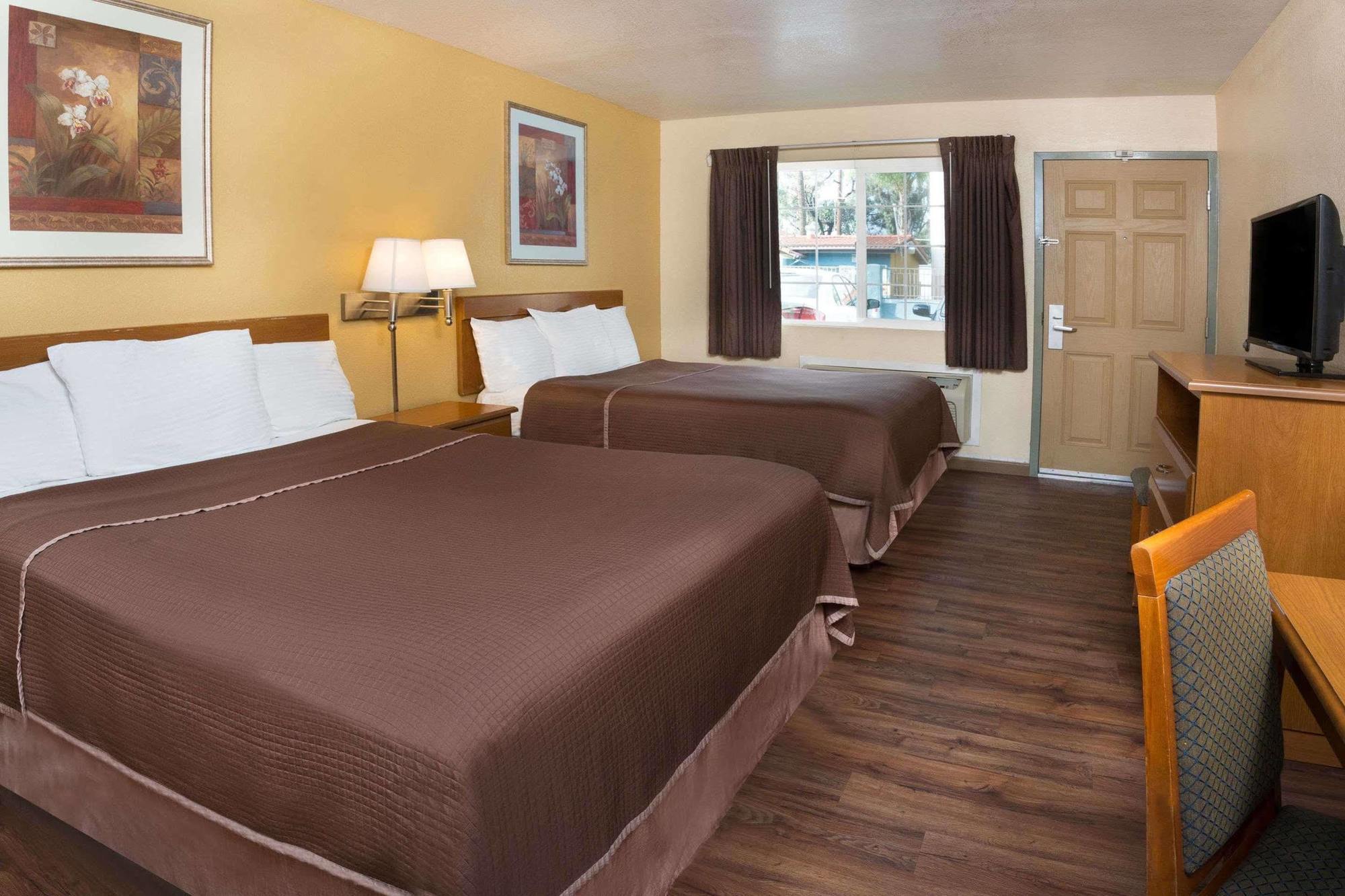 Howard Johnson By Wyndham National City/San Diego South المظهر الخارجي الصورة