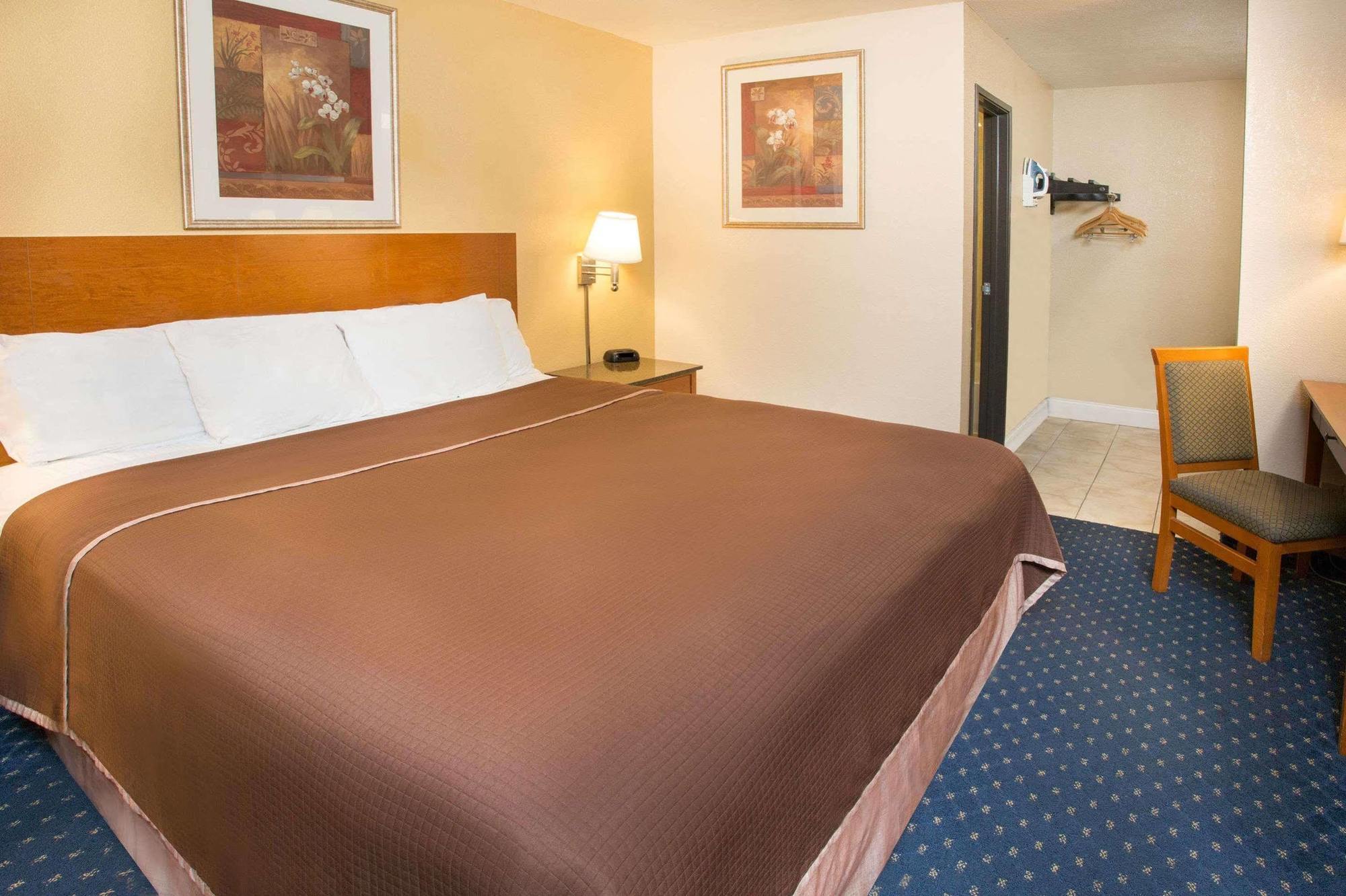Howard Johnson By Wyndham National City/San Diego South المظهر الخارجي الصورة